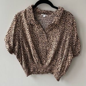Cheetah crop collared top